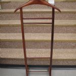 648 1300 VALET STAND